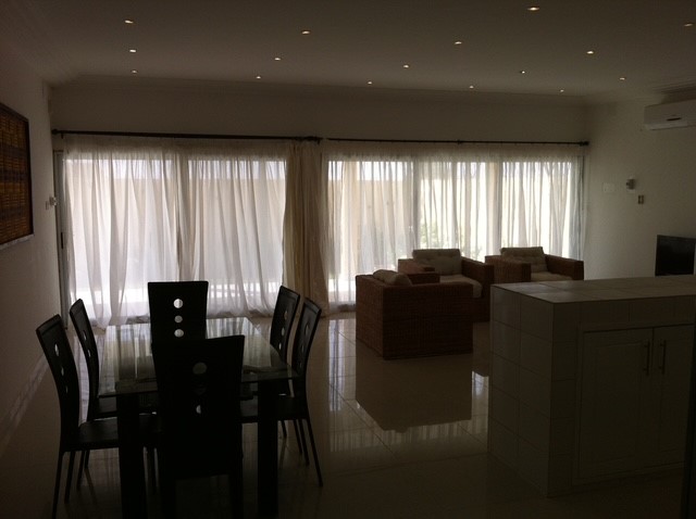 Villa moderne meublée + appartement indépendant – Koubia, Niamey