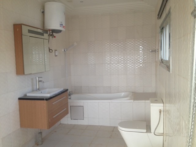 Villa moderne meublée + appartement indépendant – Koubia, Niamey