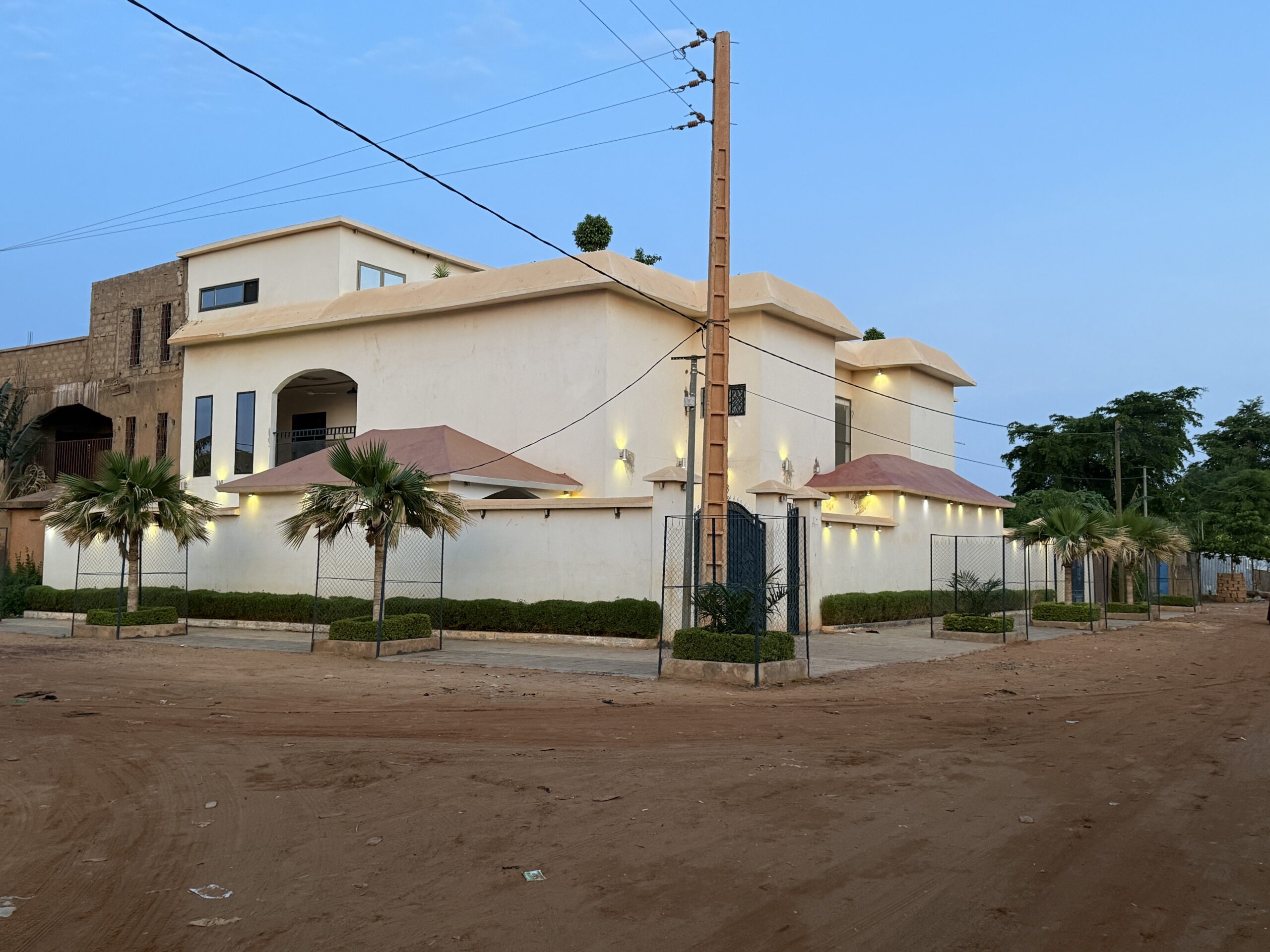 📢 À louer – Bureaux de standing à Niamey (320 m²)